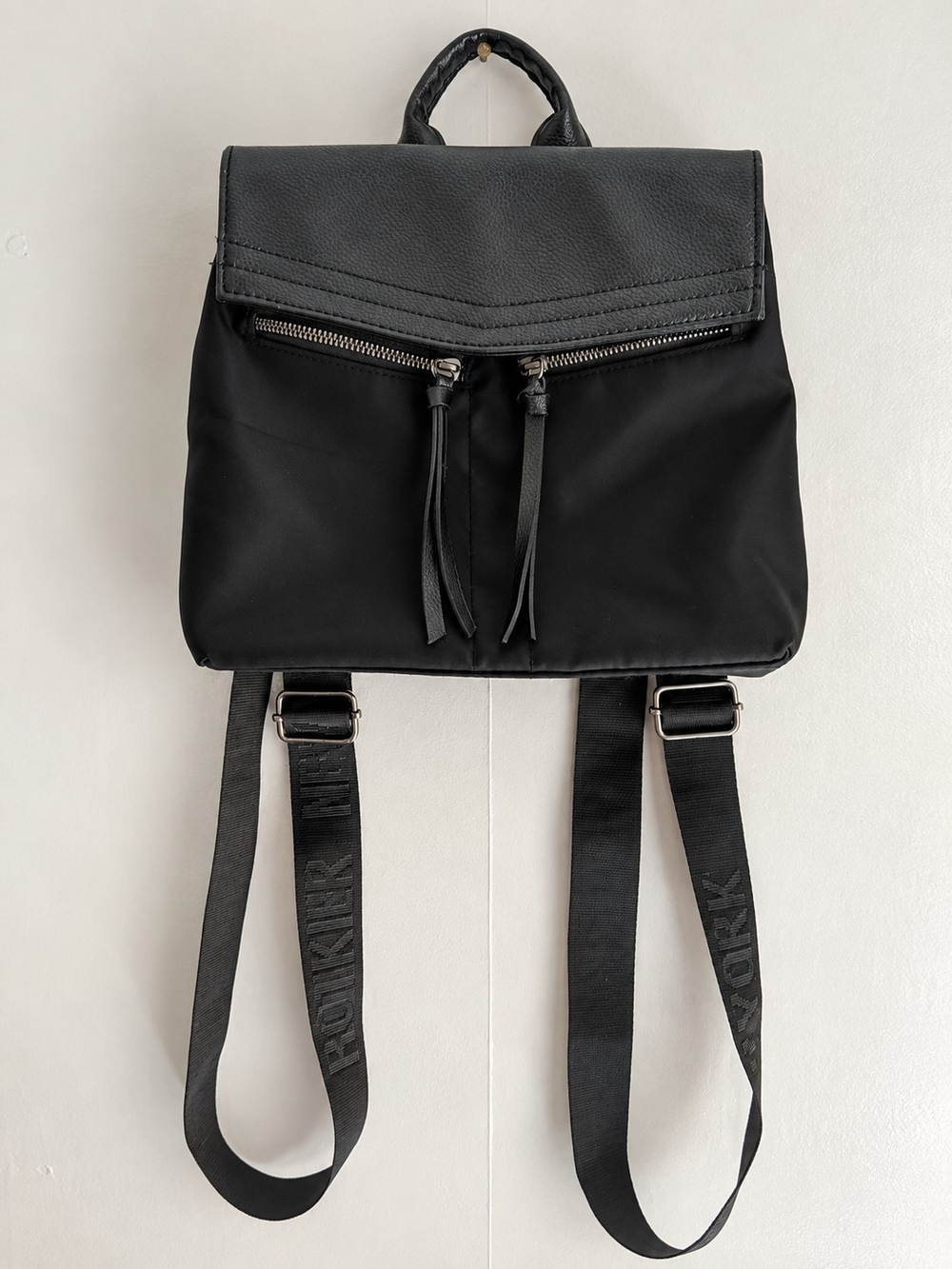 New York & Company Handba